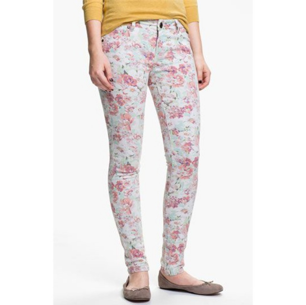 Floral Skinny Jeans Nordstrom 🎉🎉 HP Weekend Wear